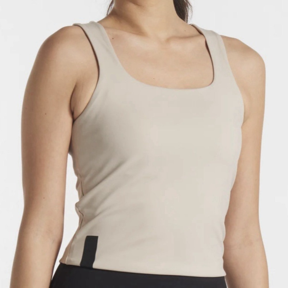 NWT UNRL Shirt Performa Fitted Tank‎ Top Women's Large Sand Running Gym Workout